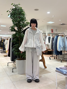 「CIAOPANIC TYPY（チャオパニックティピー）の【とにかくトリコ/5サイズ展開】とろみイージーパンツ（スラックス、グレー系）」を使った、コウメさん（レディース・155cm）の春コーディネート