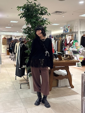 「CIAOPANIC TYPY（チャオパニックティピー）の∴裾レースリブロンTee（Tシャツ/カットソー、ブラック系）」を使った、コウメさん（レディース・155cm）の秋コーディネート