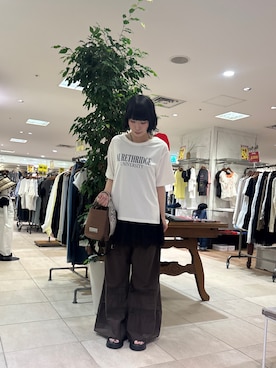 「CIAOPANIC TYPY（チャオパニックティピー）の【india】ピンタックレースフレアパンツ（その他パンツ、ブラウン系）」を使った、コウメさん（レディース・155cm）の夏コーディネート