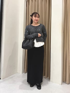 「CAPRICIEUX LE'MAGE（カプリシューレマージュ）のフラワーカーディガン（カーディガン/ボレロ、グレー系）」を使った、ari___yamamotoさん（レディース・150cm）の秋コーディネート