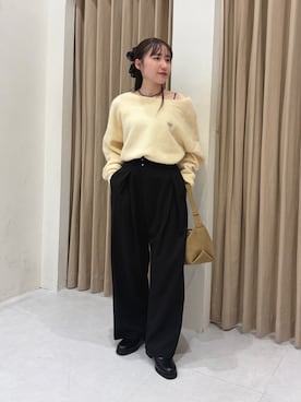 「CAPRICIEUX LE'MAGE（カプリシューレマージュ）の【前後2way】ブローチ付FOXカシミアニット（ニット/セーター、イエロー系）」を使った、ari___yamamotoさん（レディース・150cm）の秋コーディネート