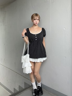 「CeLess（セレス）のPuff Sleeve Dot Peplum /  パフスリーブ ドット柄ペプラム（シャツ/ブラウス、ブラック系）」を使った、onxxqmさん（レディース・156cm）の秋コーディネート