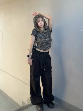 「mindseeker girls（マインドシーカーガールズ）のMetallic Camo Cropped Hoodie / カモフラージュクロップドラメフーディー（パーカー、その他）」を使った、onxxqmさん（レディース・156cm）の秋コーディネート