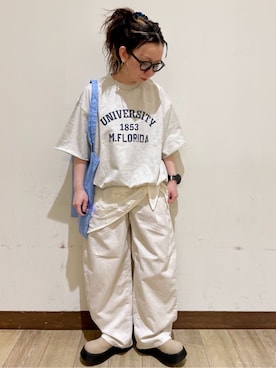 「Right-on（ライトオン）のHONEYSUCKLE ROSE(ハニーサックルローズ)【サマスウェ】カレッジロゴＴシャツ（Tシャツ/カットソー、ホワイト系）」を使った、misaさん（レディース・152cm）の春コーディネート