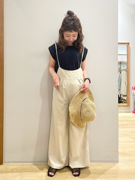「earth music&ecology（アースミュージックアンドエコロジー）のアイテム（オールインワン・サロペット）」を使った、tomopuuさん（レディース・152cm）の夏コーディネート