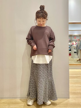 「earth music&ecology（アースミュージックアンドエコロジー）のアイテム（スウェット）」を使った、tomopuuさん（レディース・152cm）の秋コーディネート