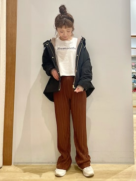 「earth music&ecology（アースミュージックアンドエコロジー）のアイテム（マウンテンパーカー）」を使った、tomopuuさん（レディース・152cm）の秋コーディネート