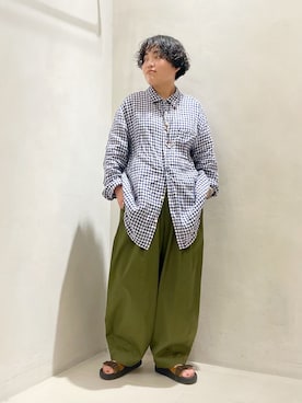 「JOURNAL STANDARD LUXE（ジャーナルスタンダード　ラックス）のツイル シームパンツ（その他パンツ、グリーン系）」を使った、M.Mさん（レディース・161cm）の春コーディネート
