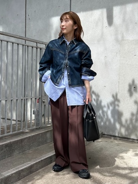 「JOURNAL STANDARD（ジャーナルスタンダード）の別注【LEVI’S(R)/リーバイス(R)】 for JS LOGAN SHACKET（デニムジャケット、ブルー系）」を使った、AKAMINEさん（レディース・155cm）の春コーディネート