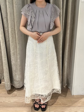 「MISCH MASCH（ミッシュマッシュ）の2026春夏新作 ダブルフリルレース袖ハイネックブラウス（シャツ/ブラウス、グレー系）」を使った、アミュプラザ小倉店さん（レディース・152cm）の春コーディネート