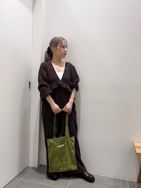 「アイテム（トートバッグ、グリーン系）」を使った、sachiさん（レディース・153cm）の秋コーディネート