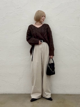 「RIVE DROITE（リヴドロワ）のケーブルルーズVニット（秋服/冬服）（ニット/セーター、ブラウン系）」を使った、AKIさん（レディース・154cm）の秋コーディネート