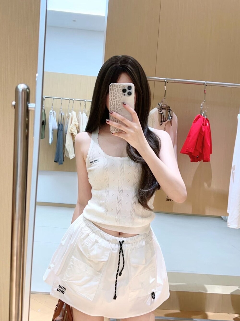 miu miuのタンクトップを使った人気ファッションコーディネート - WEAR