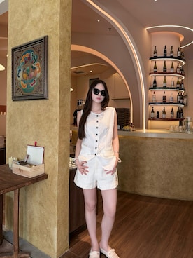 「CHANEL（シャネル）のアイテム（Tシャツ/カットソー、ホワイト系）」を使った、mitsui0907 さん（レディース・158cm）の春コーディネート