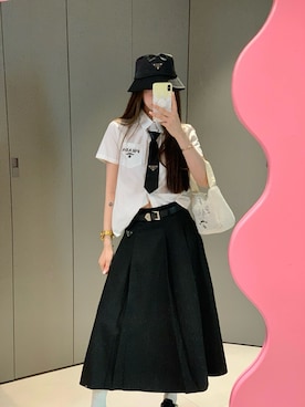 「PRADA（プラダ）のアイテム（シャツ/ブラウス、ホワイト系）」を使った、mitsui0907 さん（レディース・158cm）の春コーディネート