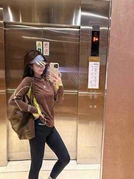 「CHANEL（シャネル）のアイテム（トップス）」を使った、mitsui0907 さん（レディース・158cm）の春コーディネート