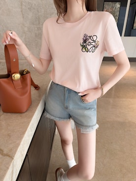 「LOEWE（ロエベ）のアイテム（Tシャツ/カットソー、ピンク系）」を使った、mitsui0907 さん（レディース・158cm）の春コーディネート