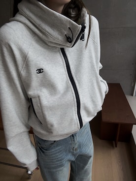 「CHANEL（シャネル）のアイテム（スタジャン、グレー系）」を使った、mitsui0907 さん（レディース・158cm）の春コーディネート