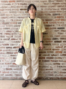 「THE SHOP TK （ザ ショップ ティーケー ）の【M-XL/二の腕カバー】ダブルポケット金ボタン 5分袖シャツ（シャツ/ブラウス、イエロー系）」を使った、しばさん（レディース・168cm）の春コーディネート