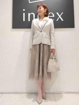 「アイテム（ブローチ/コサージュ、ベージュ系）」を使った、n.さん（レディース・162cm）の冬コーディネート