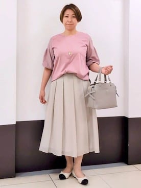 「Reflect（リフレクト）の【スカートにもパンツにも合わせやすい】キレイめTブラウス（シャツ/ブラウス、ピンク系）」を使った、じゅりさん（レディース・163cm）の夏コーディネート