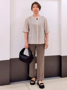 「Reflect（リフレクト）の【手洗い可／羽織りでも◎】ストライプブラウス（シャツ/ブラウス、グレー系）」を使った、じゅりさん（レディース・163cm）の夏コーディネート