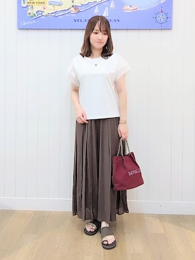 「Dessin（デッサン）の【UVカット/接触冷感】美光沢カットソー（Tシャツ/カットソー、ホワイト系）」を使った、itoさん（レディース・159cm）の夏コーディネート
