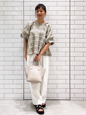 「OPAQUE.CLIP（オペークドットクリップ）のクロスベルトデザインサンダル（サンダル）」を使った、oiさん（レディース・155cm）の春コーディネート