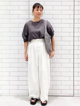 「OPAQUE.CLIP（オペークドットクリップ）のクロスベルトデザインサンダル（サンダル）」を使った、oiさん（レディース・155cm）の春コーディネート