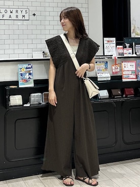 「アイテム（オールインワン・サロペット、ブラウン系）」を使った、れみ　　さん（レディース・157cm）の夏コーディネート