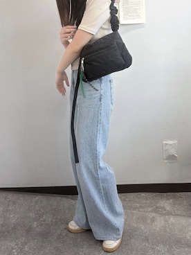 「ALTROSE（アルトローズ）の【500mlペットボトル可】2WAY ギャザーハンドルショルダー バッグ（ショルダーバッグ、ブラック系）」を使った、amiさん（レディース・158cm）の夏コーディネート