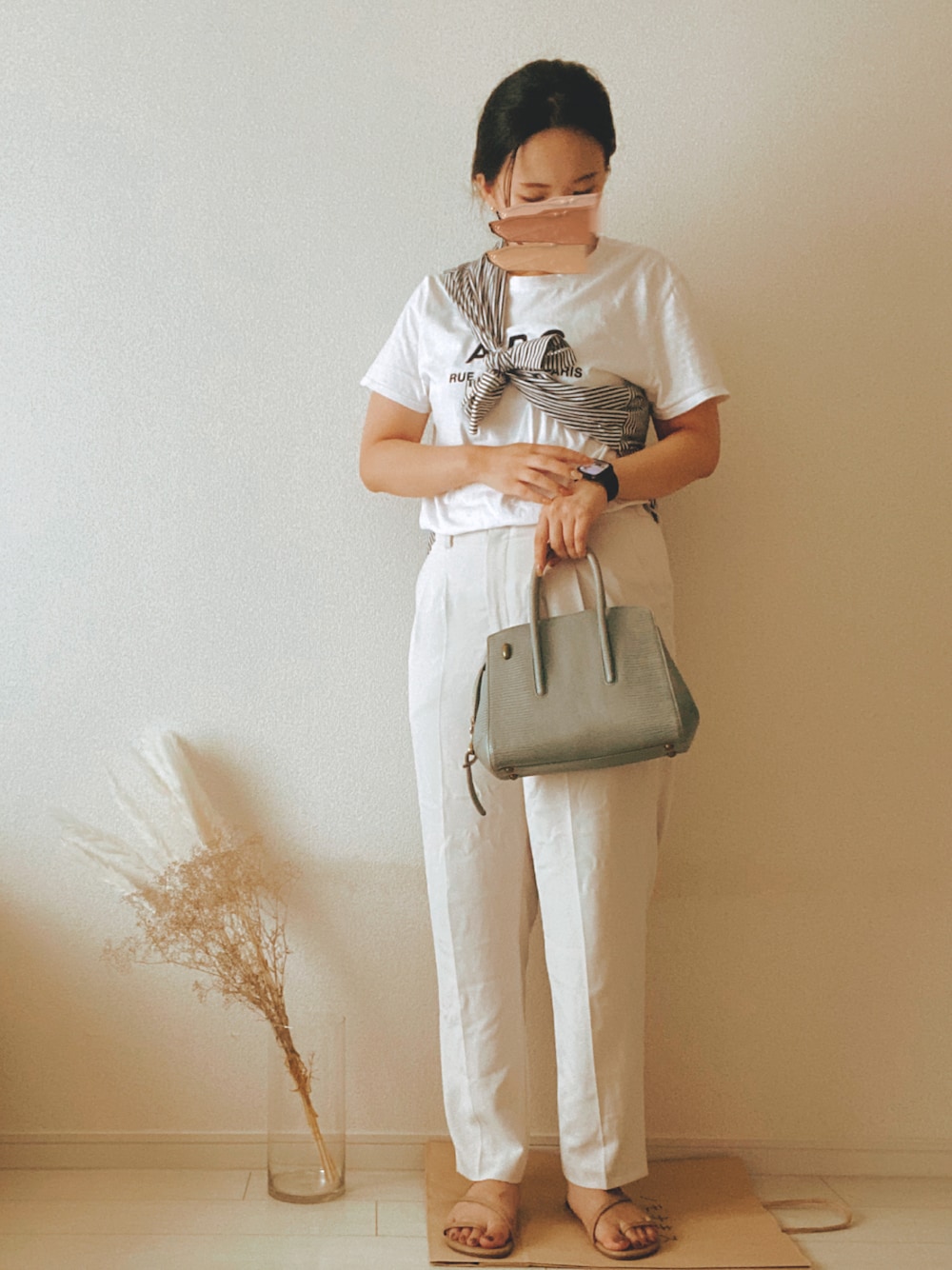 「夏だ！Tシャツ着よう！、デブでもオシャレしたい、たすき掛け」｜「A.P.C.のT-SHIRT RUE MADAME FEMME JPS（Tシャツ/カットソー、ホワイト系）」を使った、しほさん（レディース・167cm）の夏コーディネートの1枚目の写真