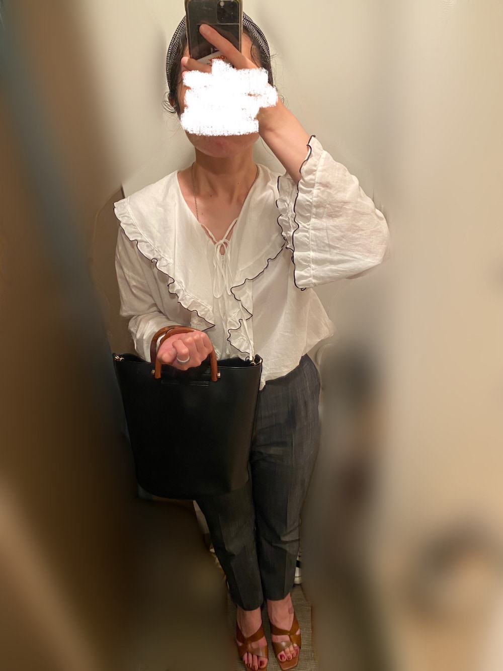 「夏、ブラウス、パンツスタイル、オトナ女子、イエナ、ケービーエフ(KBF)、ザラ、ともふく」｜「IENAのバックスリットストレートパンツ◆（その他パンツ、ブルー系）」を使った、とりにくさん（レディース・160cm）の夏コーディネートの1枚目の写真