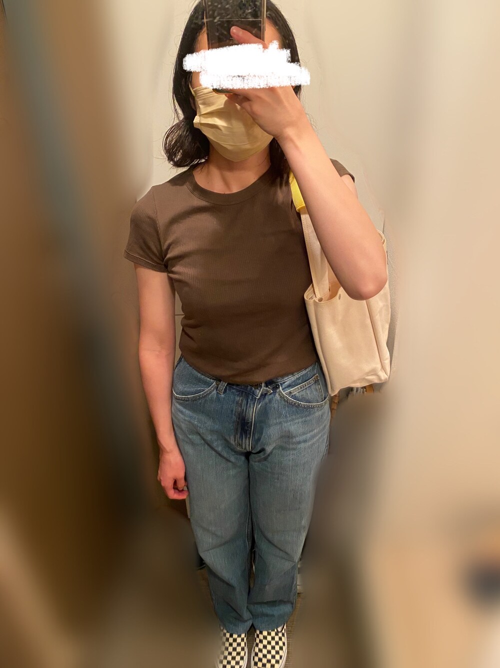 「スニーカーコーデ、デニム、オトナカジュアル、秋コーデ、バンズ、ユニクロ、バッグンナウン、ともふく」｜「BAG'n'NOUNのアイテム（トートバッグ、ホワイト系）」を使った、とりにくさん（レディース・160cm）の夏コーディネートの1枚目の写真