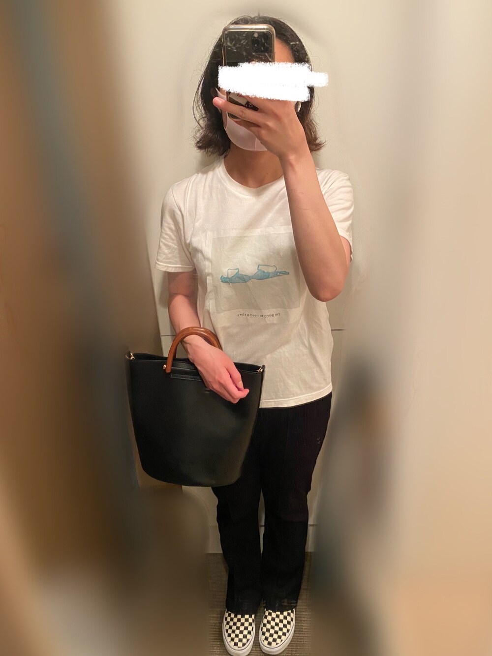 「カジュアル、リブフレアパンツ、モノトーン、夏、バンズ、ビームス、ケービーエフ(KBF)、ローリーズファーム(LOWRYS FARM)、ともふく」｜「BEAMSのアイテム（Tシャツ/カットソー、ホワイト系）」を使った、とりにくさん（レディース・160cm）の夏コーディネートの1枚目の写真