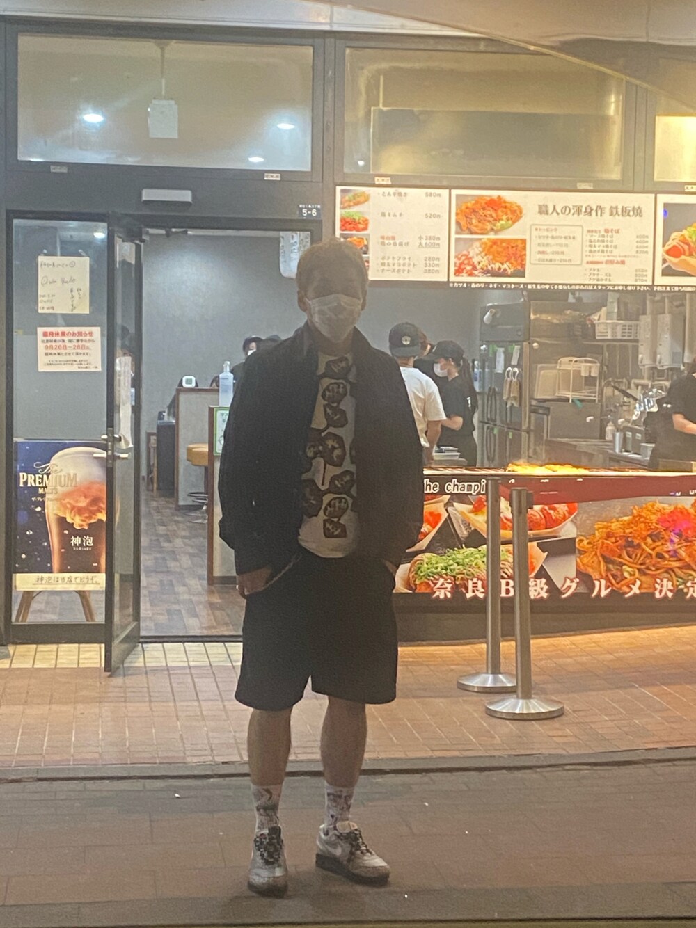 「ハーフパンツ、シャツスタイル、花柄、MARNI」｜「MARNIのフローラルT（Tシャツ/カットソー、ホワイト系）」を使った、もんちゃんさん（メンズ・175cm）の秋コーディネートの1枚目の写真