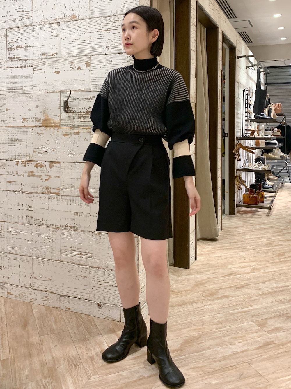 アシメショートパンツを使った人気ファッションコーディネート