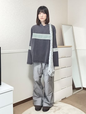 「アイテム（カーゴパンツ、グレー系）」を使った、aoiさん（レディース・161cm）の秋コーディネート