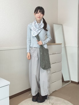 「COYSEIOのアイテム（ストール/ショール、ホワイト系）」を使った、aoiさん（レディース・161cm）の春コーディネート