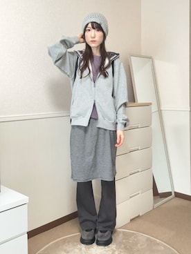 「COYSEIOのアイテム（ニットキャップ/ビーニー、グレー系）」を使った、aoiさん（レディース・161cm）の春コーディネート