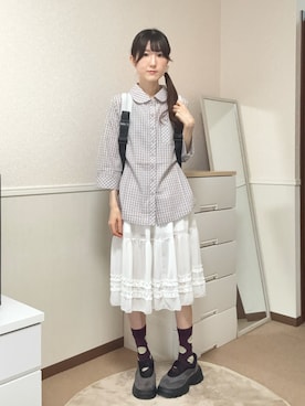 「SALT AND CHOCOLATE（ソルトアンドチョコレート）のアイテム（スニーカー、グレー系）」を使った、aoiさん（レディース・161cm）の春コーディネート