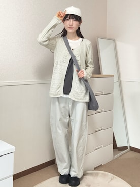 「HUG YOUR SKIN（ハグユアスキン）のアイテム（カーディガン/ボレロ、ベージュ系）」を使った、aoiさん（レディース・161cm）の春コーディネート