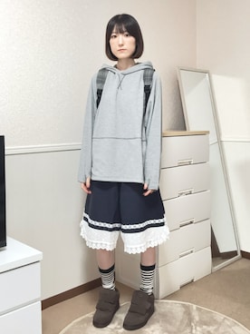 「THECOLDESTMOMENT（ザコールデストモーメント）のアイテム（パーカー、グレー系）」を使った、aoiさん（レディース・161cm）の秋コーディネート