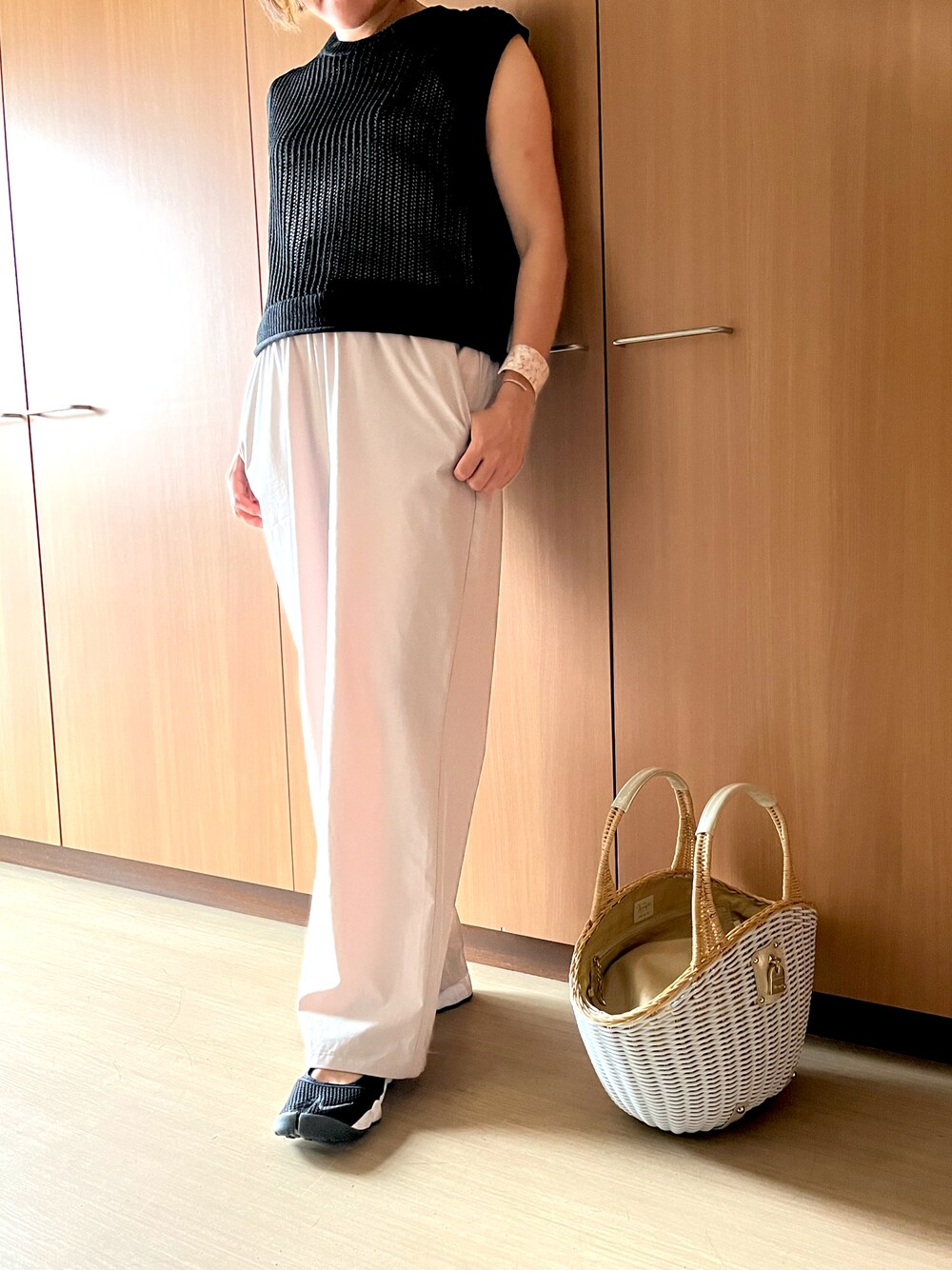 「リゾートスタイル、旅行、夏コーデ、エアリフト」｜「GUのメッシュセーター(ノースリーブ)（ニット/セーター、ブラック系）」を使った、naoPiさん（レディース・157cm）の夏コーディネートの1枚目の写真