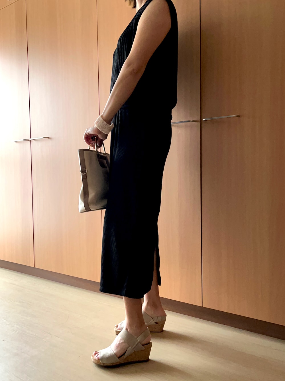 「GU、GUコーデ、セットアップ風、メッシュトップス」｜「fitfitのアイテム（サンダル、ゴールド系）」を使った、naoPiさん（レディース・157cm）の秋コーディネートの1枚目の写真