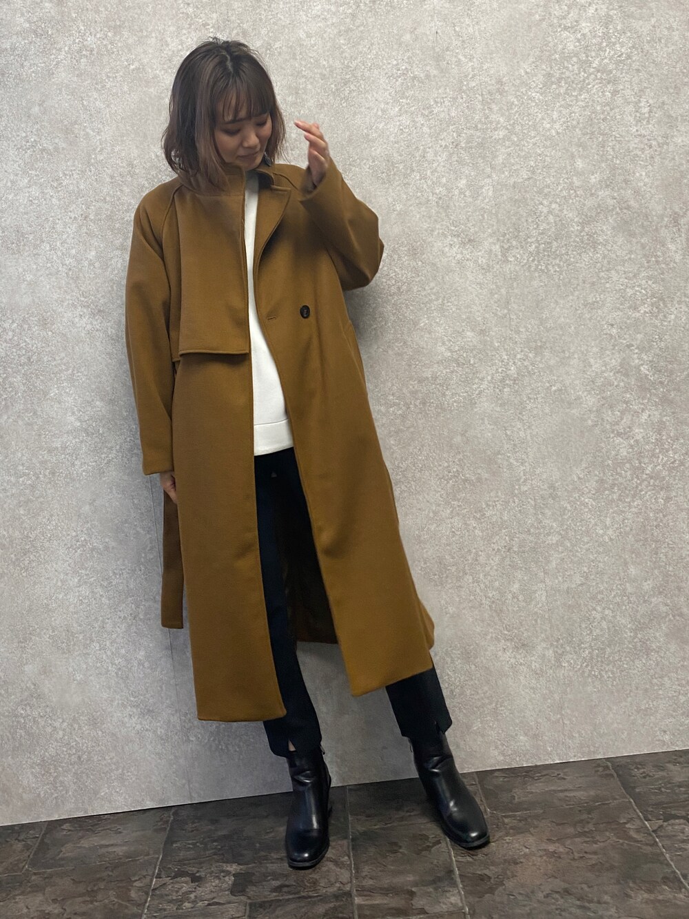 「冬コーデ、コート、ロングコート、ブラウン、パンツスタイル、キャメル、アウター、シンプルスタイル、着回しコーデ、大人カジュアル、モード、高身長女子、EUCLAID」｜「EUCLAIDのフェイクウールスタンドカラーコート（その他アウター、イエロー系）」を使った、EIさん（レディース・167cm）の秋コーディネートの1枚目の写真