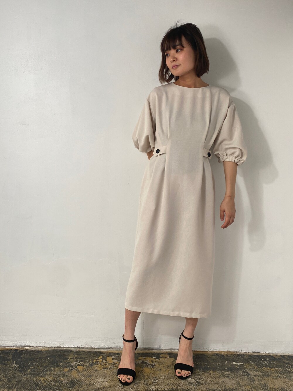 「セレモニー、ワンピース、春コーデ、ホワイトコーデ、大人女子、フォーマル、オケージョン、春服コーデ、キレイめ、EUCLAID」｜「EUCLAIDのリネンライクＩラインワンピース（ワンピース、ホワイト系）」を使った、EIさん（レディース・167cm）の冬コーディネートの1枚目の写真