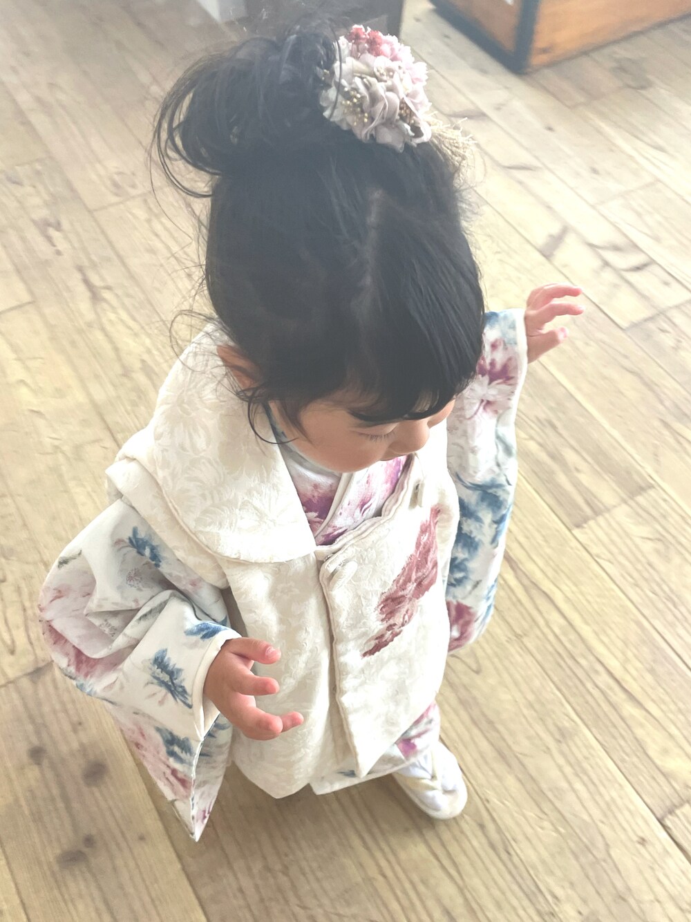 「着物、3歳、七五三、和装、七五三前撮り、ジルスチュアート着物」｜「JILL STUARTのアイテム（着物、ホワイト系）」を使った、Ashleyさん（キッズ・90cm）の秋コーディネートの1枚目の写真