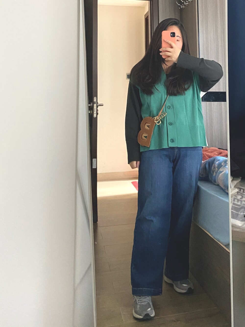 「COSのアイテム（ニット/セーター、グリーン系）」を使った、FALA.さん（レディース・153cm）の冬コーディネートの1枚目の写真