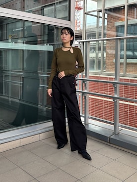 「URBAN RESEARCH（アーバンリサーチ）のコットンサテンカットオフカーブパンツ（その他パンツ、ブラック系）」を使った、ふくさん（レディース・161cm）の夏コーディネート